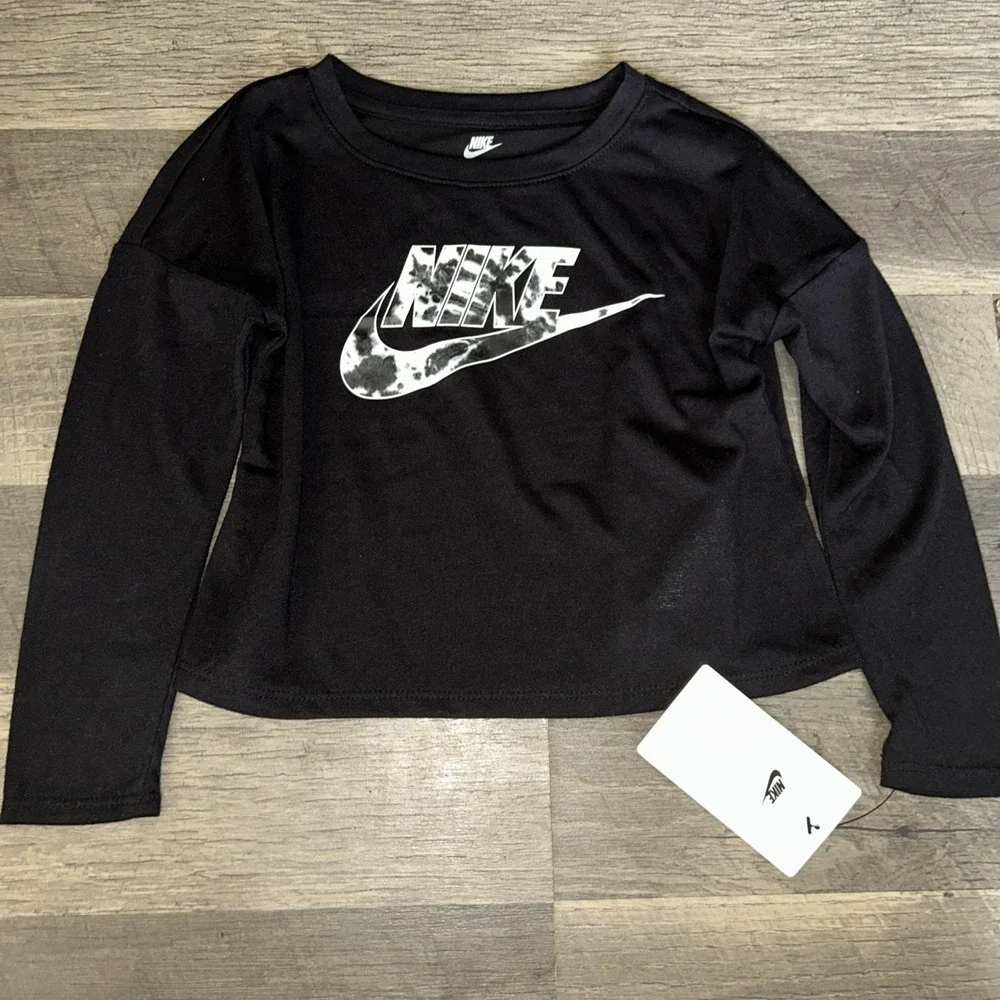 Nike Kids Long Sleeve Graphic Shirt Size 4‎